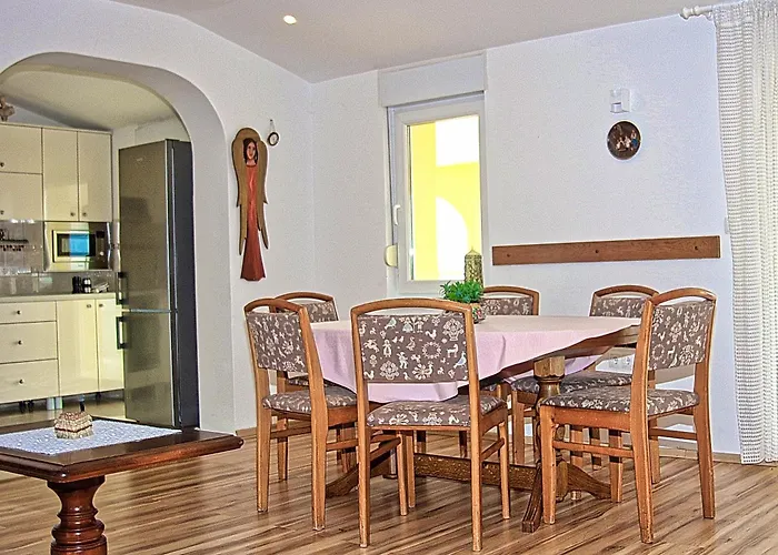 Apartment La Dostana 4