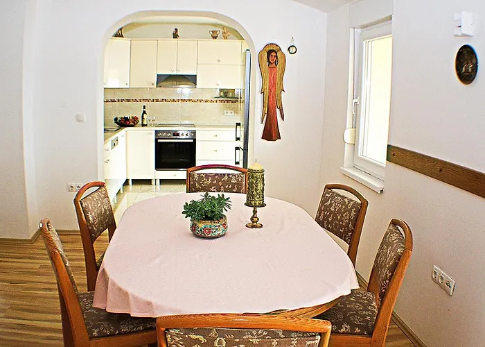 Apartment La Dostana 4